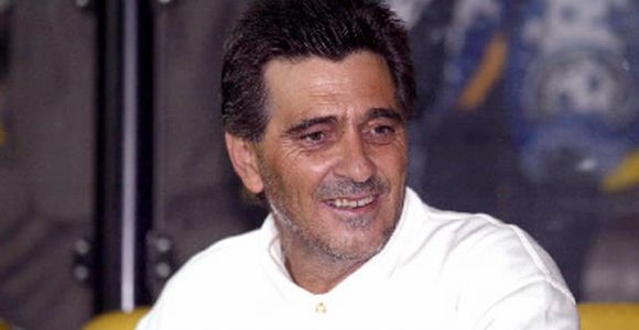 Γιάννης Κυράστας - Σαν πρωταπριλιάτικο ψέμα